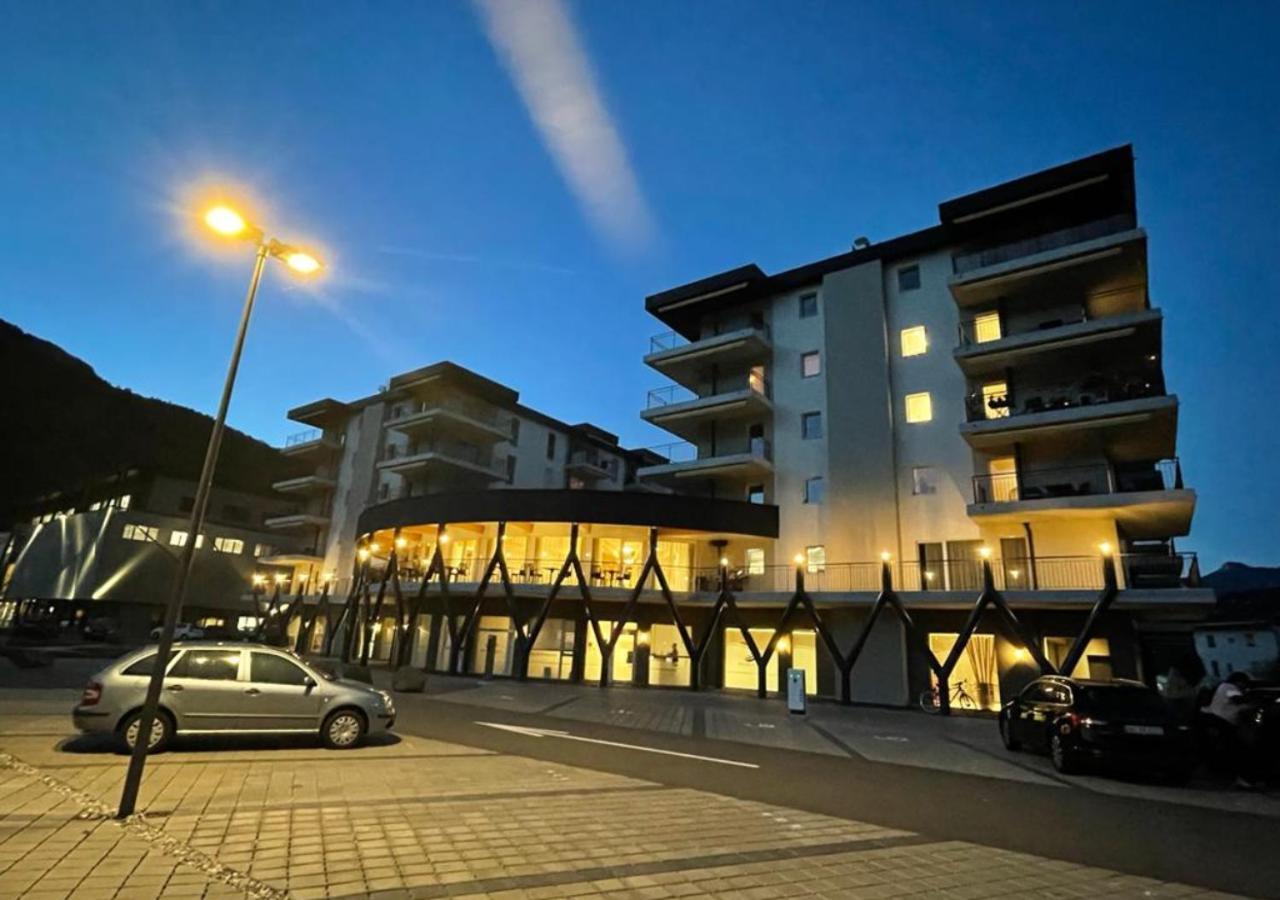 Alp Art Hotel Monthey Collombey-Muraz Exterior foto