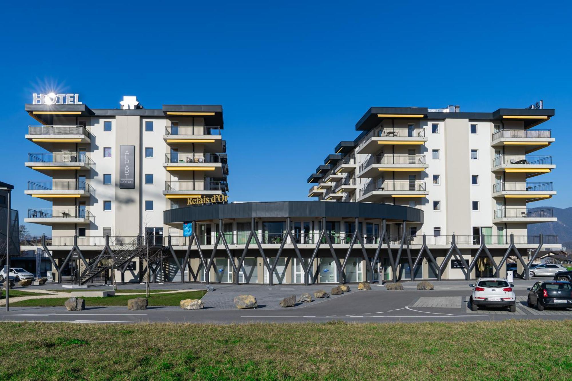Alp Art Hotel Monthey Collombey-Muraz Exterior foto