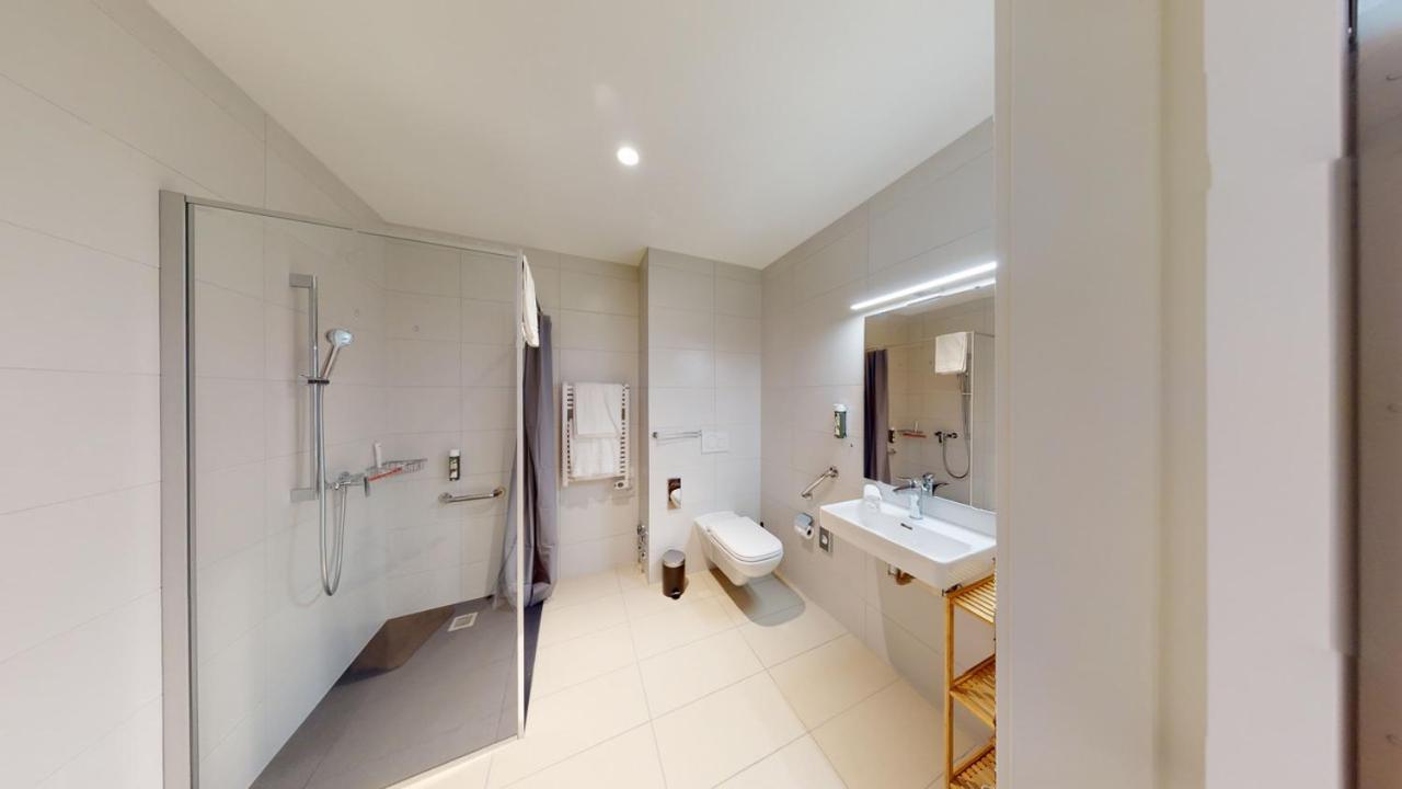 Alp Art Hotel Monthey Collombey-Muraz Exterior foto
