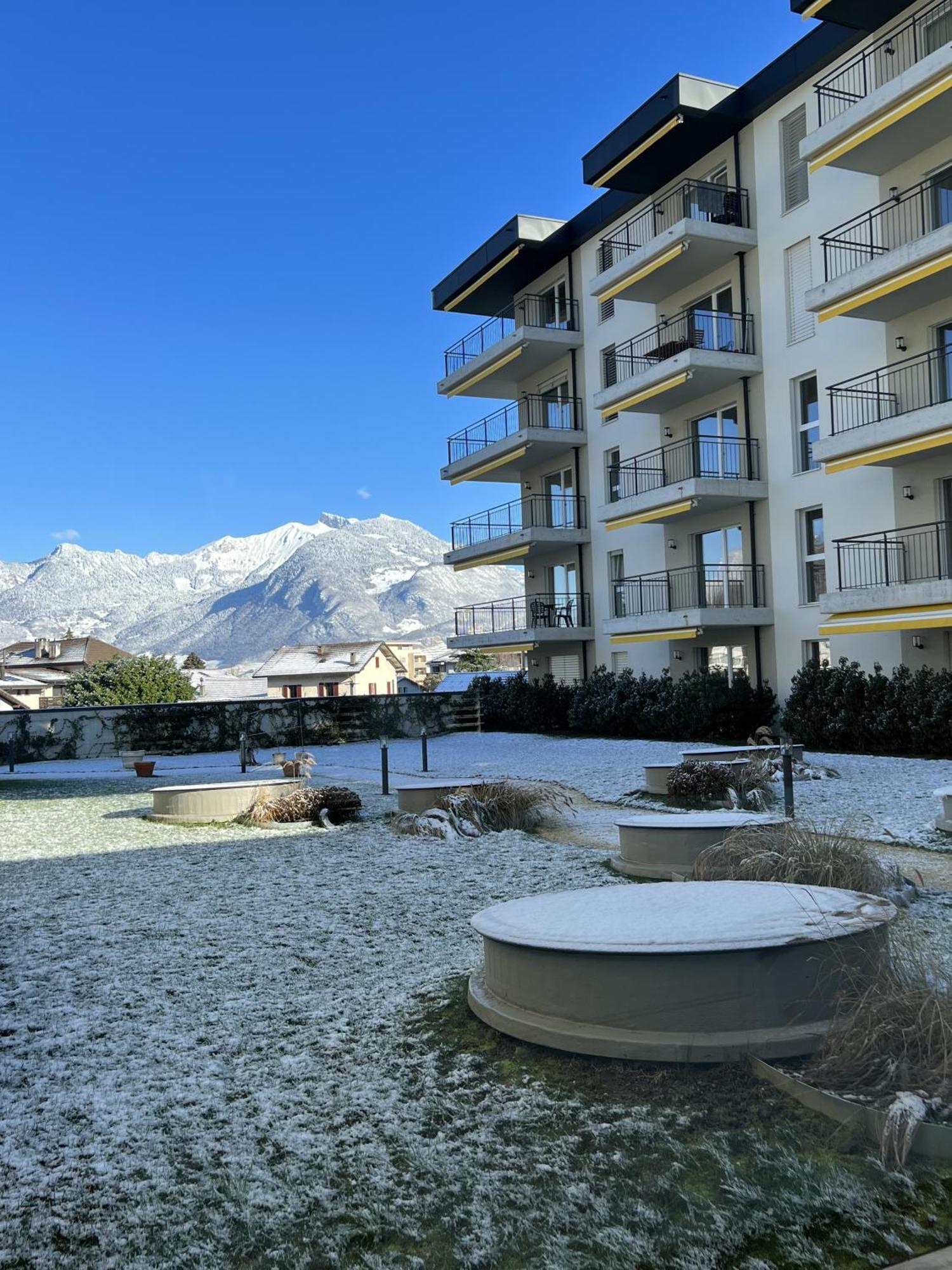 Alp Art Hotel Monthey Collombey-Muraz Exterior foto