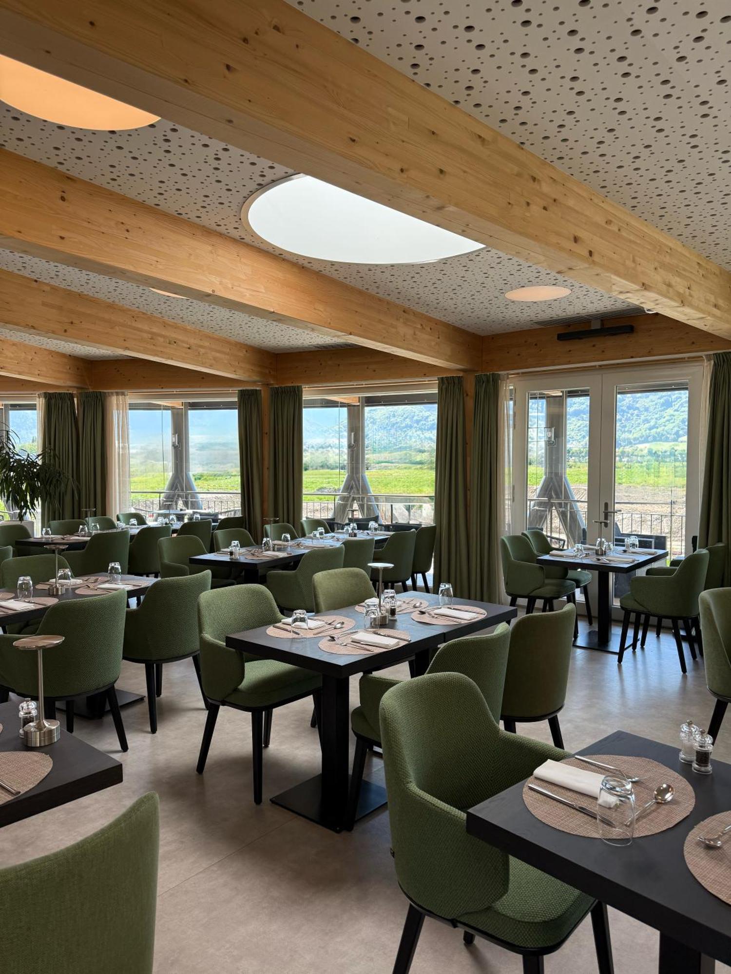 Alp Art Hotel Monthey Collombey-Muraz Exterior foto
