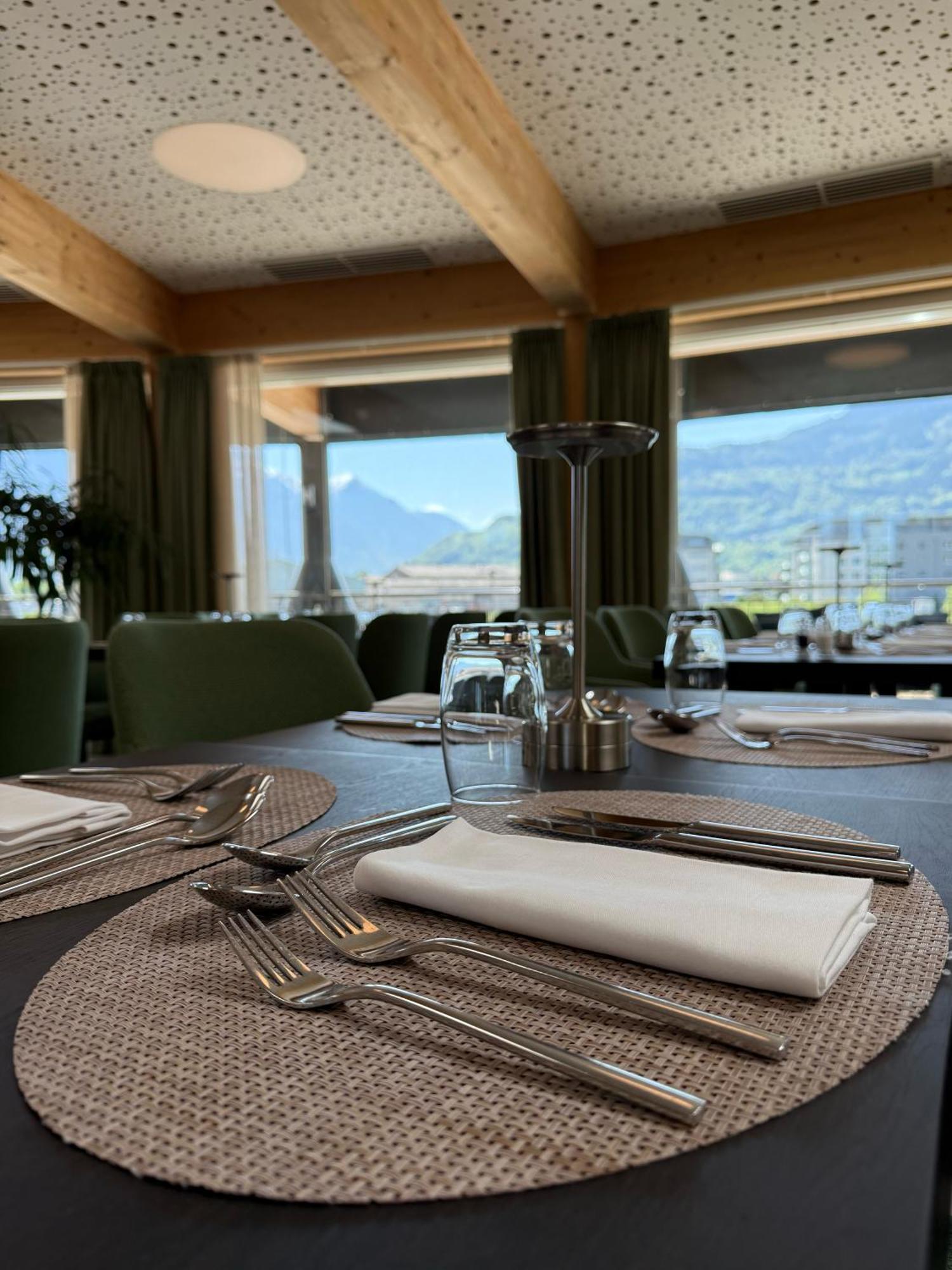 Alp Art Hotel Monthey Collombey-Muraz Exterior foto